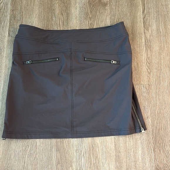 Athleta Jenner skort. Size 12. - Picture 6 of 11